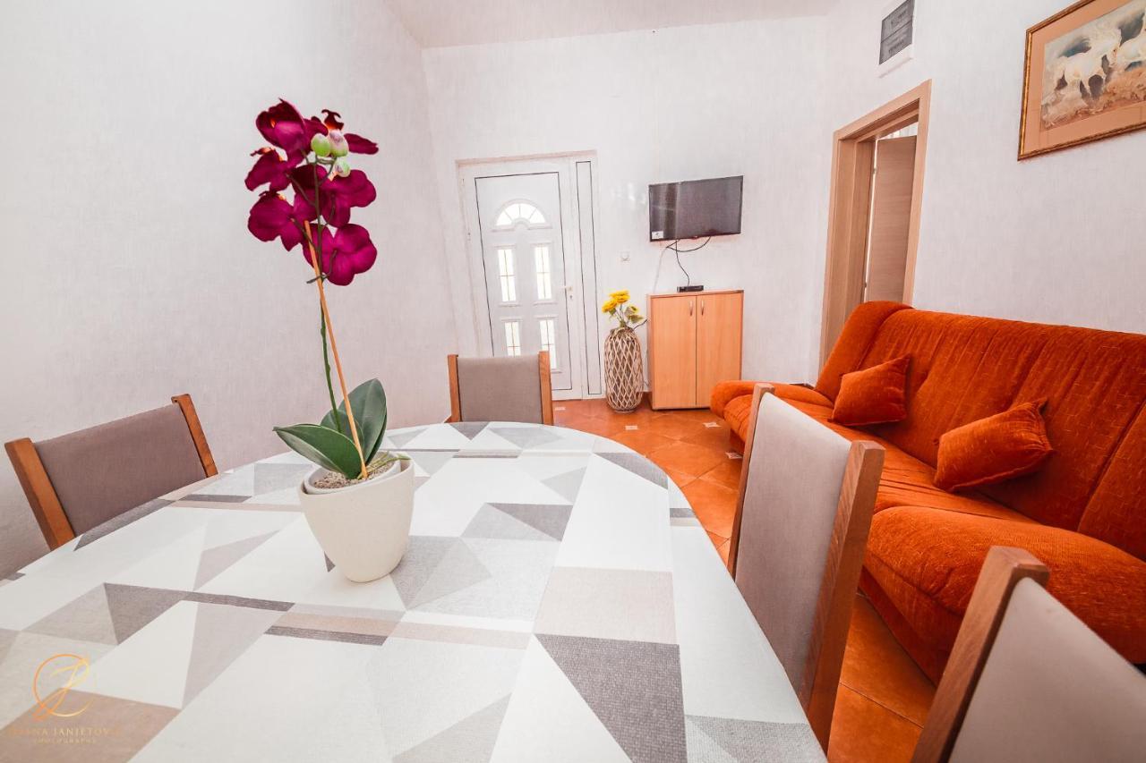הרצג-נובי Apartments Batricevic מראה חיצוני תמונה
