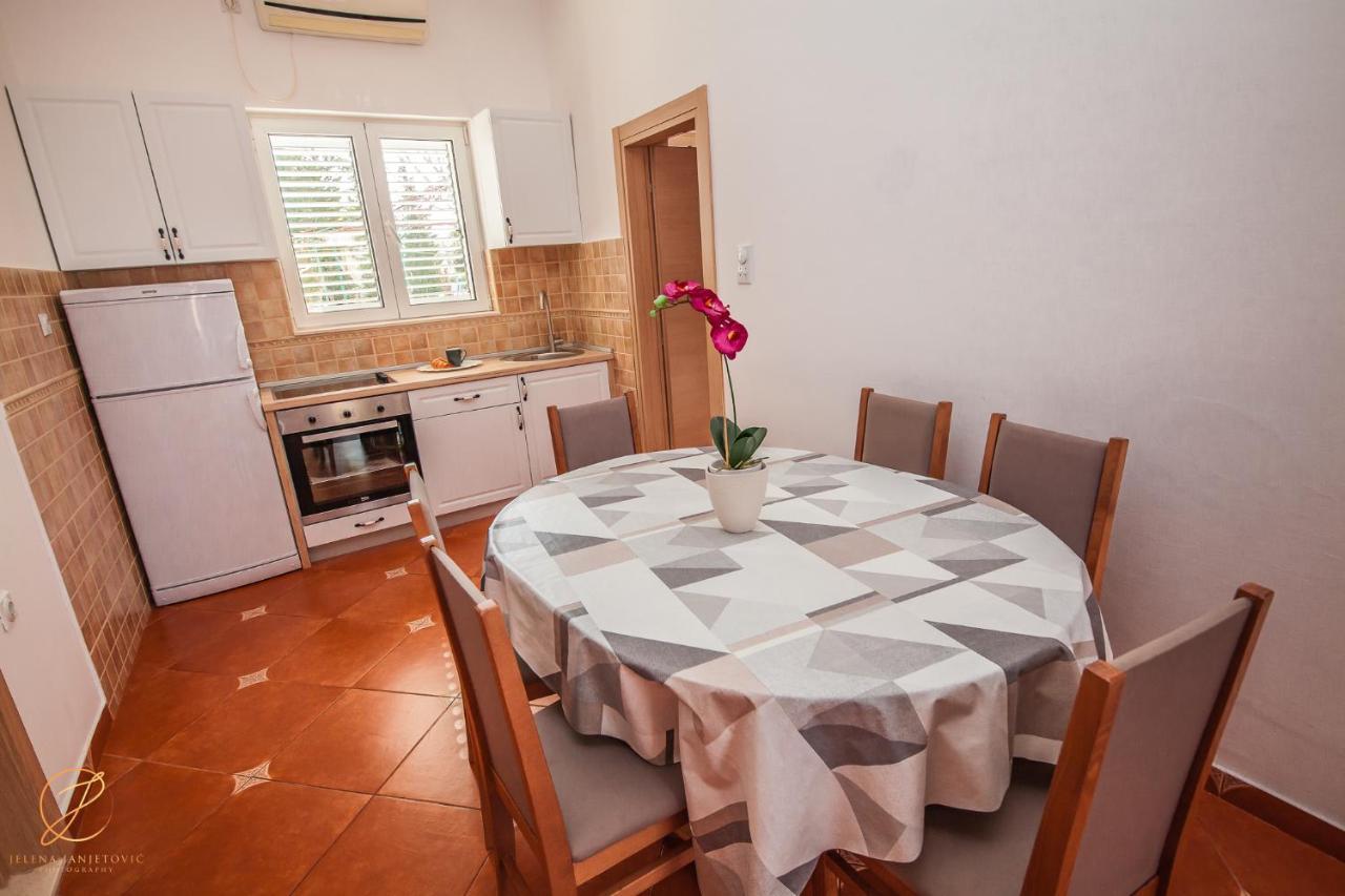הרצג-נובי Apartments Batricevic מראה חיצוני תמונה